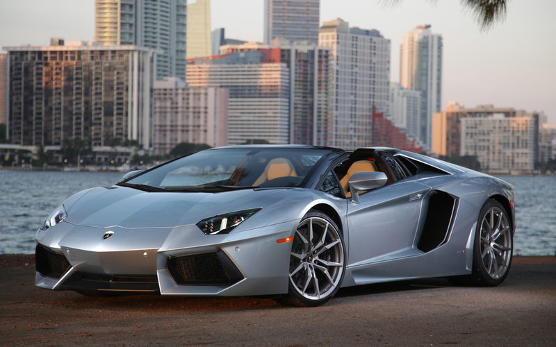 Illustration for article titled Hour Rule: Lamborghini Aventador Roadster Edition